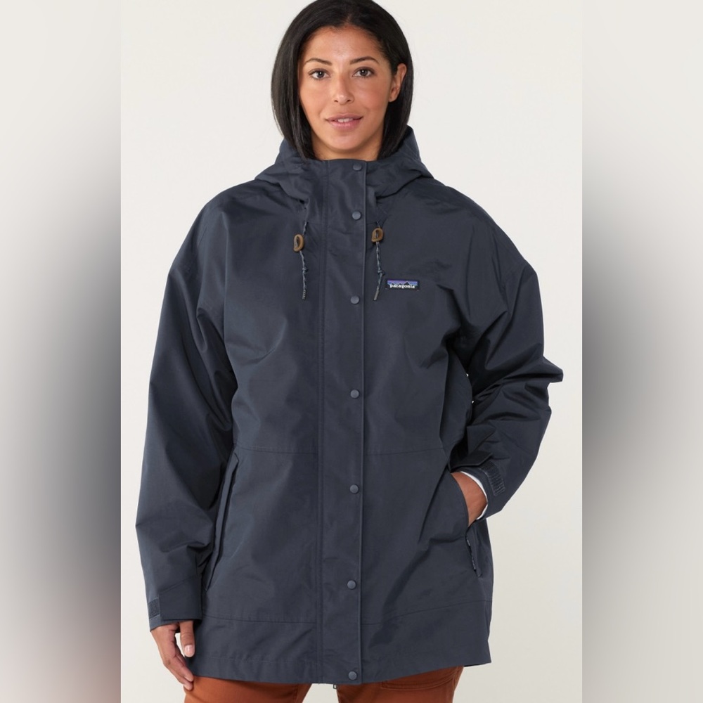 Patagonia Women's Outdoor Everyday Rain Jacket - Women's Medium Navy